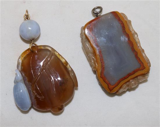 Two Chinese chalcedony pendants, 19th/20th century, 5.8cm